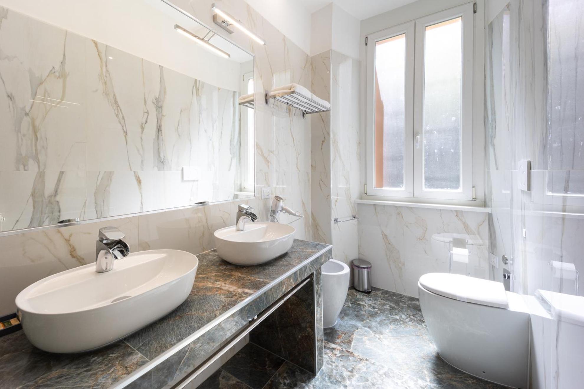 Caruso Regal House Apartment โรม ภายนอก รูปภาพ