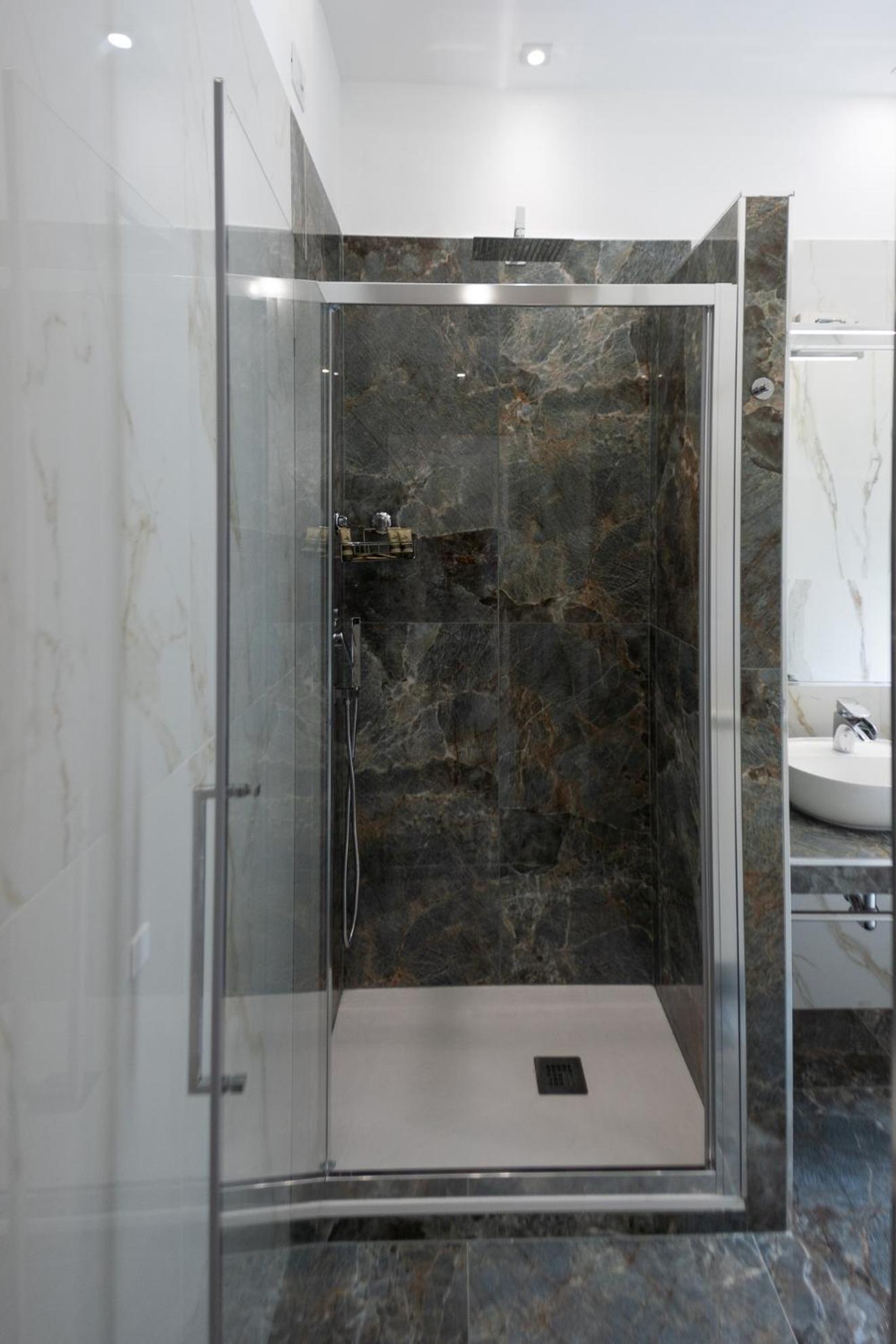 Caruso Regal House Apartment โรม ภายนอก รูปภาพ