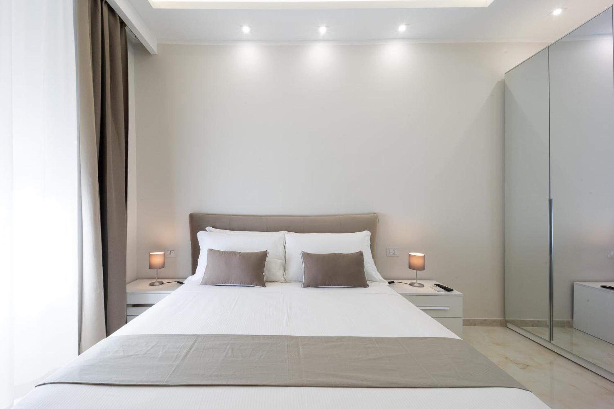 Caruso Regal House Apartment โรม ภายนอก รูปภาพ