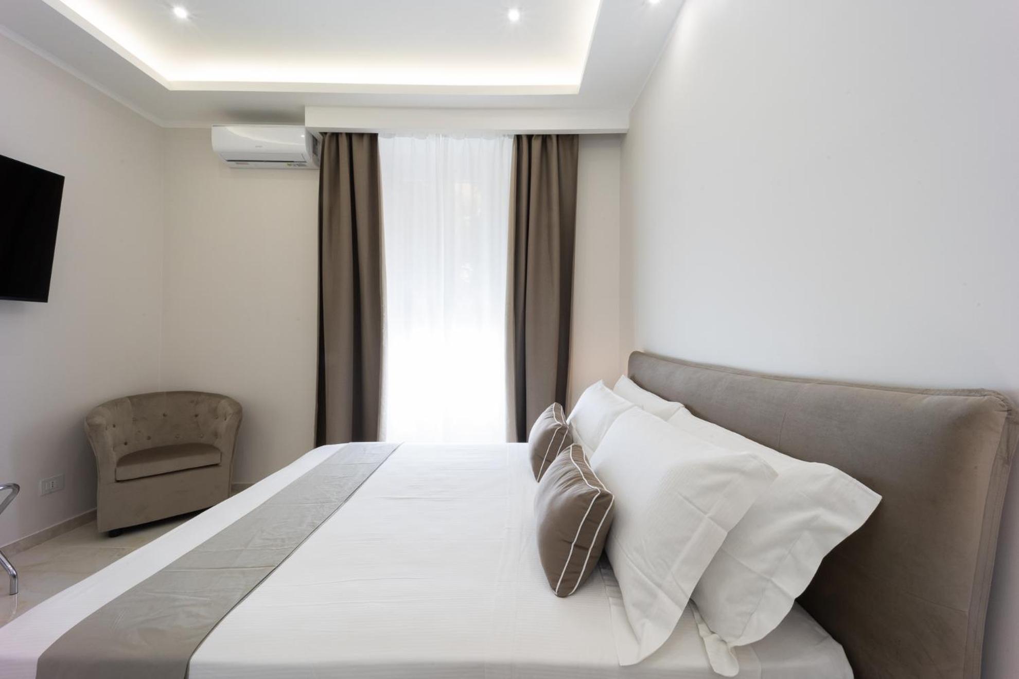 Caruso Regal House Apartment โรม ภายนอก รูปภาพ