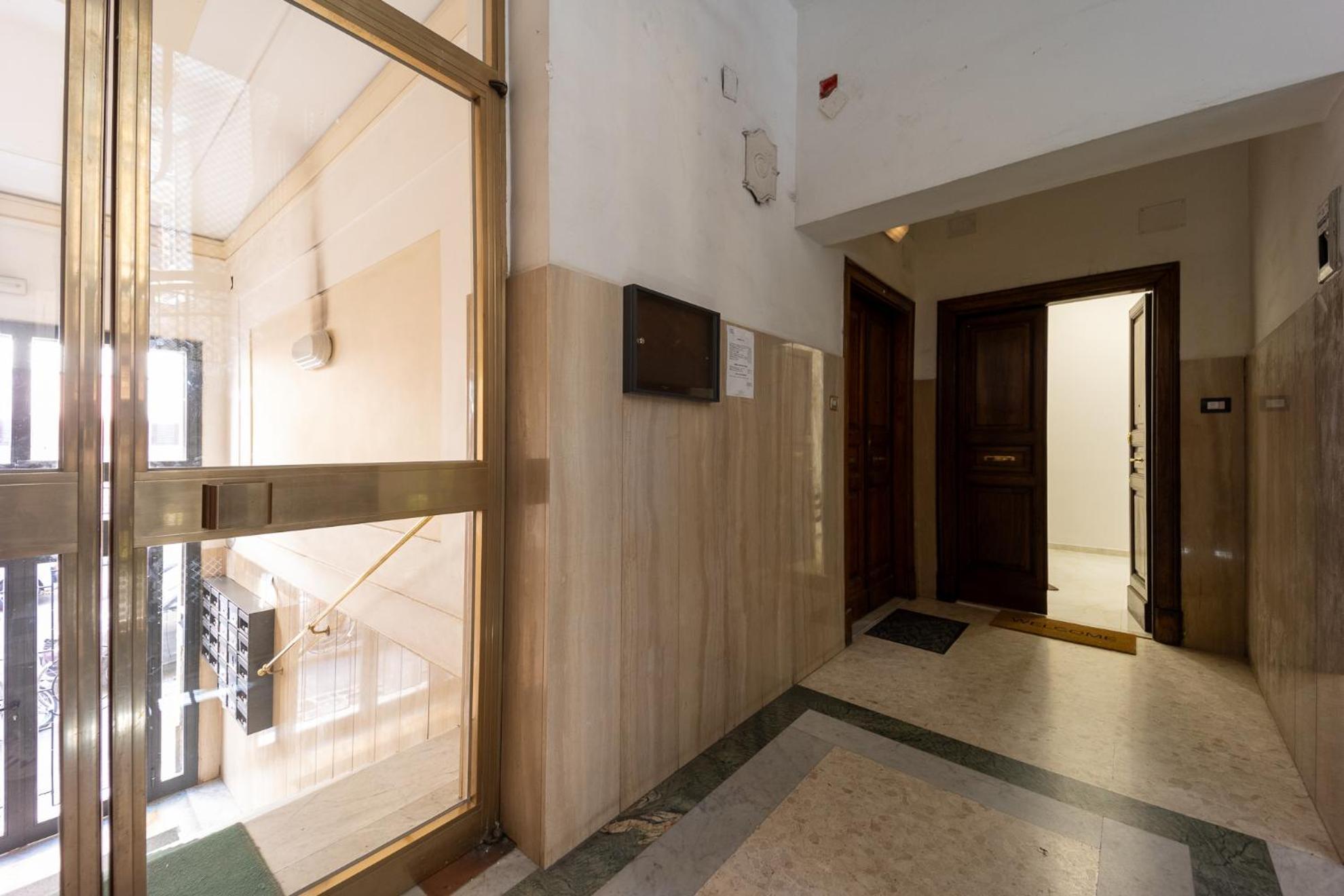 Caruso Regal House Apartment โรม ภายนอก รูปภาพ